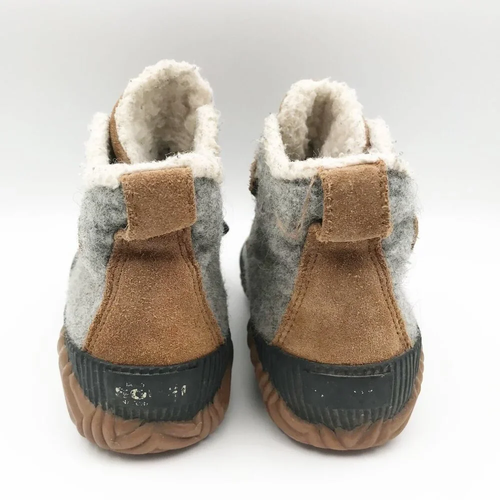 SOREL Out N About Plus Unisex Waterproof Duck Boots Youth 4
